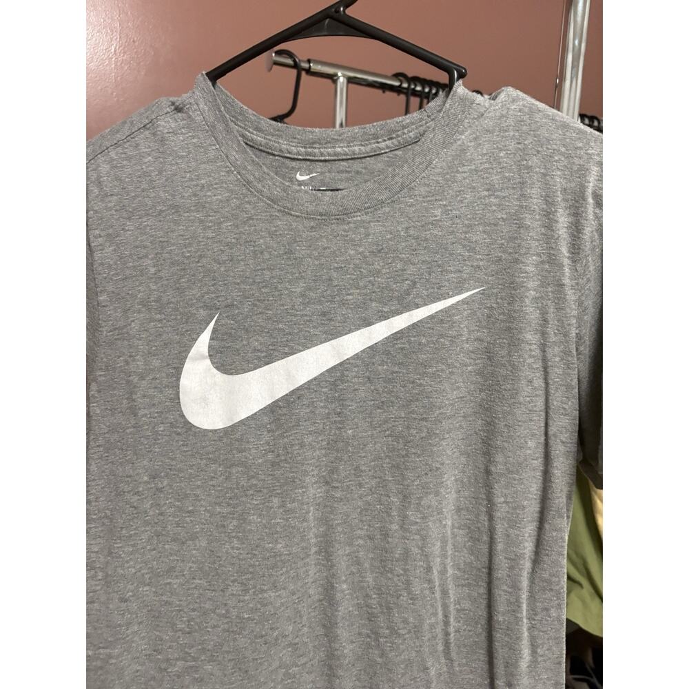 Nike T Shirt Grey Size Medium